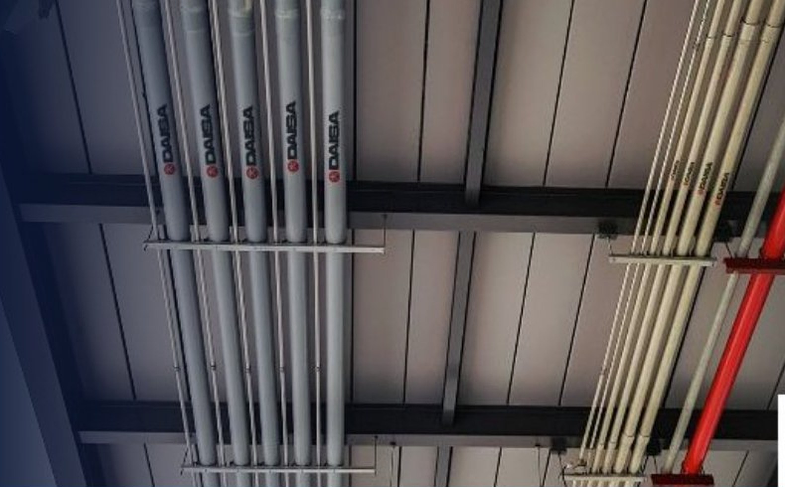 Sistema DAISA — conduletes e conexões sem rosca instalados